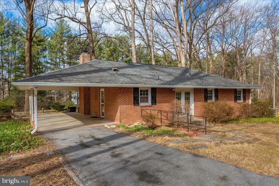 9214 Warfield Rd, Gaithersburg, MD 20882 - #2