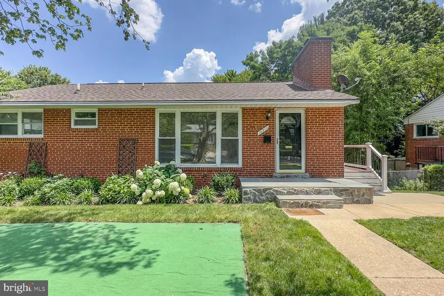 10213 Duvawn Pl, Silver Spring, MD 20902 - Image #2