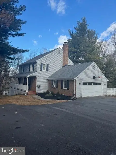 21841 Glendalough Rd, Gaithersburg, MD 20882 - Image #2