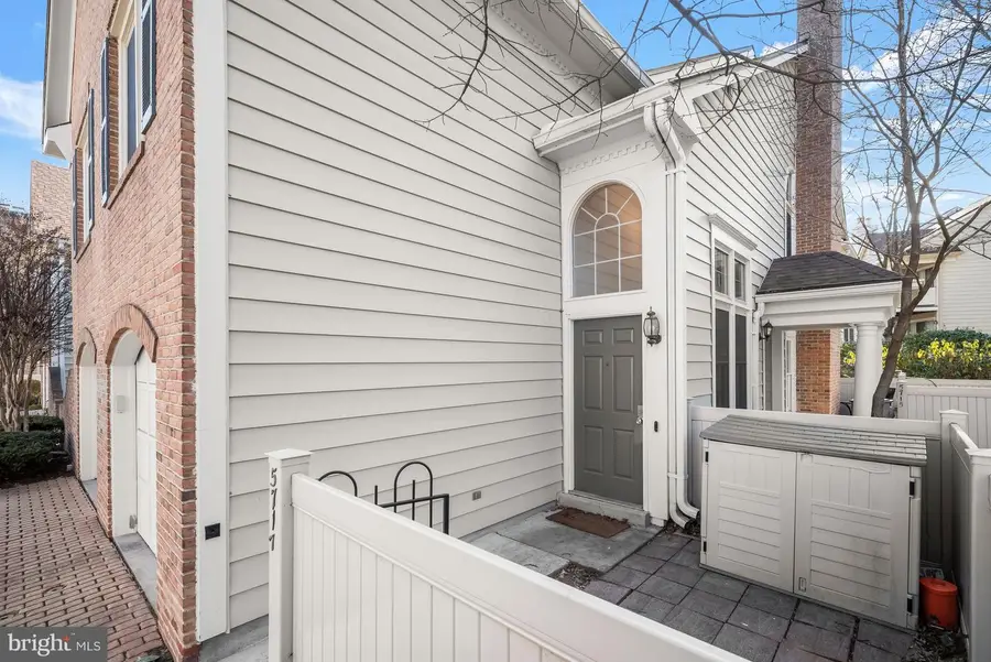 5717 Mayfair Manor Dr #108, Rockville, MD 20852 - Image #2