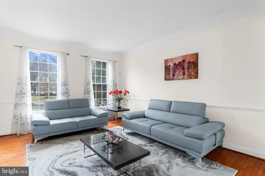 3813 Park Lake Dr, Rockville, MD 20853 - Image #2