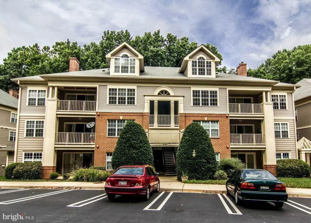 121 Timberbrook Ln #304, Gaithersburg, MD 20878 - Image #1