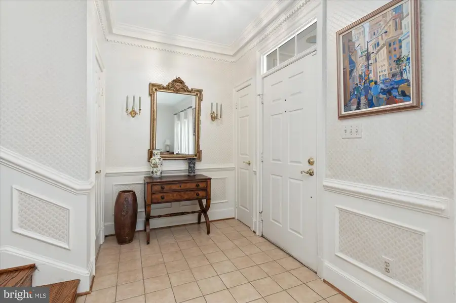 8005 Quarry Ridge Way, Bethesda, MD 20817 - Image #3