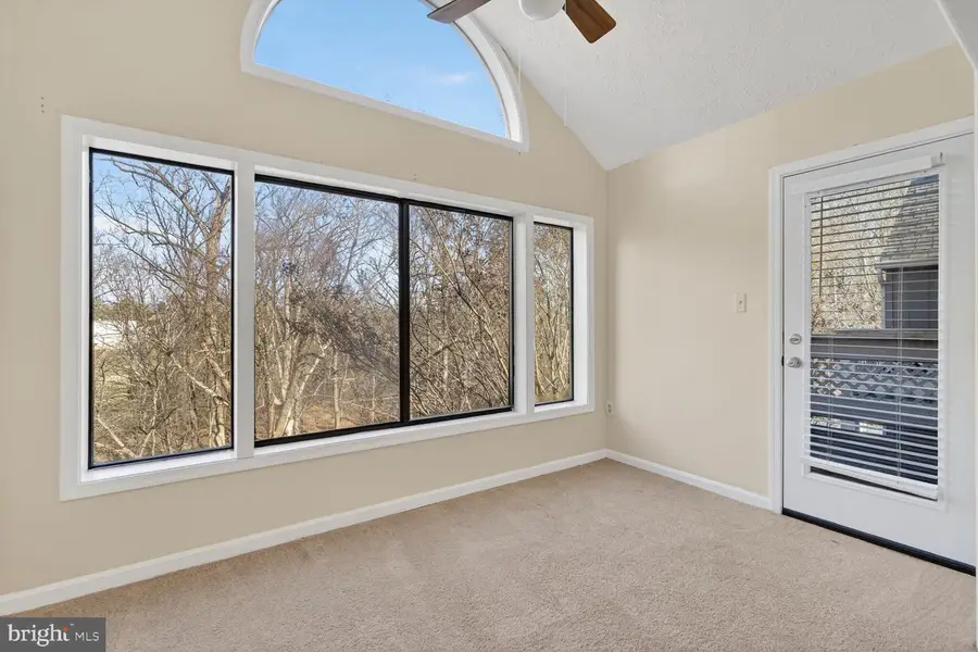 896 Windbrooke Dr #896, Gaithersburg, MD 20879 - Image #2