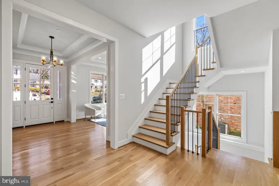 7008 Amy Ln, Bethesda, MD 20817 - Image #2