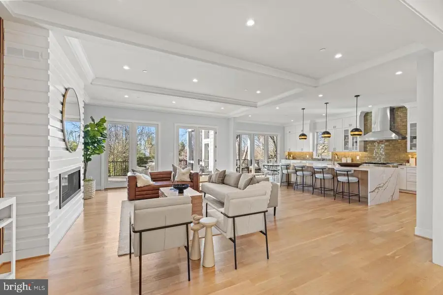 7008 Amy Ln, Bethesda, MD 20817 - Image #3