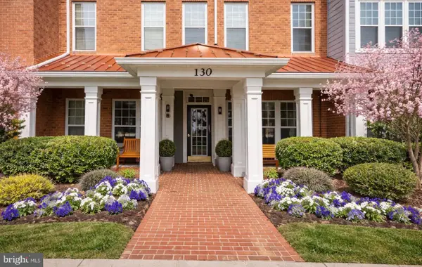 130 Chevy Chase St #202, GAITHERSBURG, MD 20878