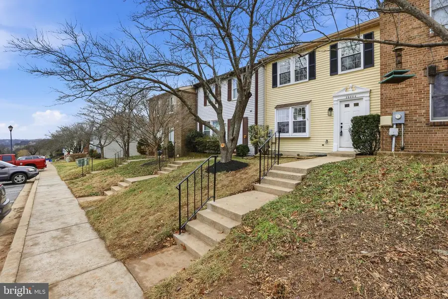 25604 Coltrane Dr, Damascus, MD 20872 - Image #2