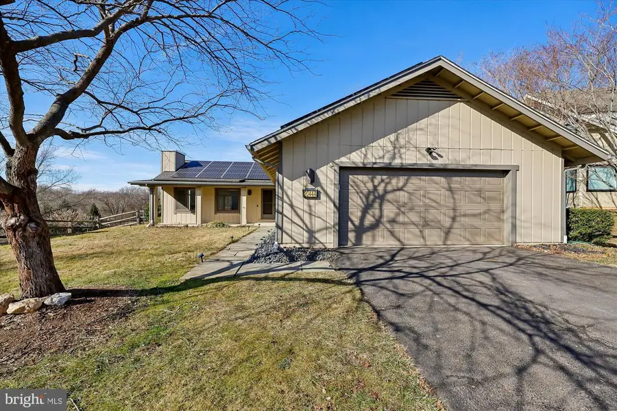 20444 Aspenwood Ln, Montgomery Village, MD 20886 - Image #2