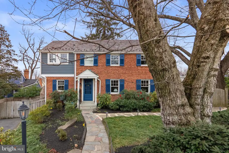 8 Springvale Ln, Silver Spring, MD 20910 - Image #2