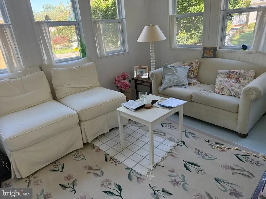 9634 Parkwood Dr, Bethesda, MD 20814 - Image #3