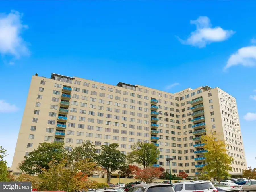 10201 Grosvenor Pl #1001, Rockville, MD 20852 - Image #3