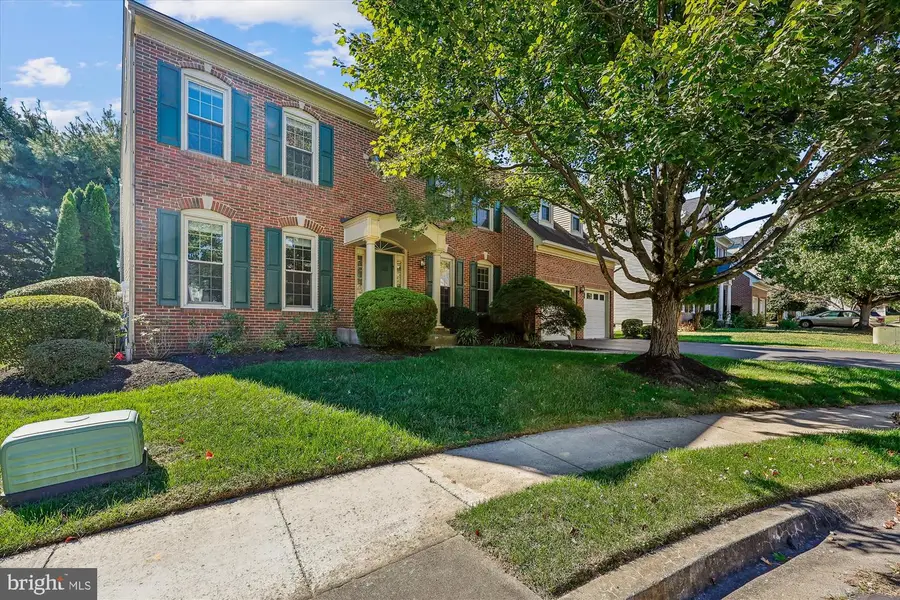 10606 Maplecrest Ln, Potomac, MD 20854 - Image #2