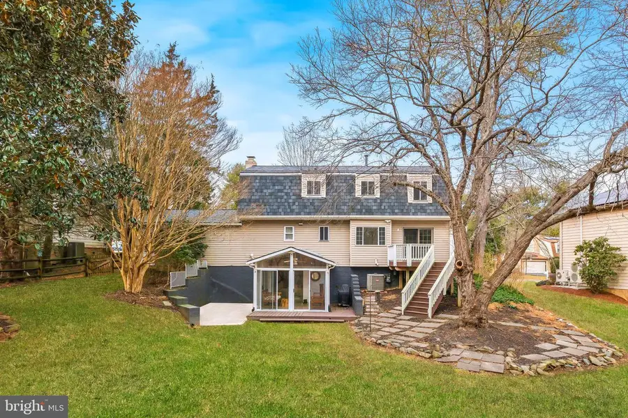 10104 Colebrook Ave, Potomac, MD 20854 - Image #2