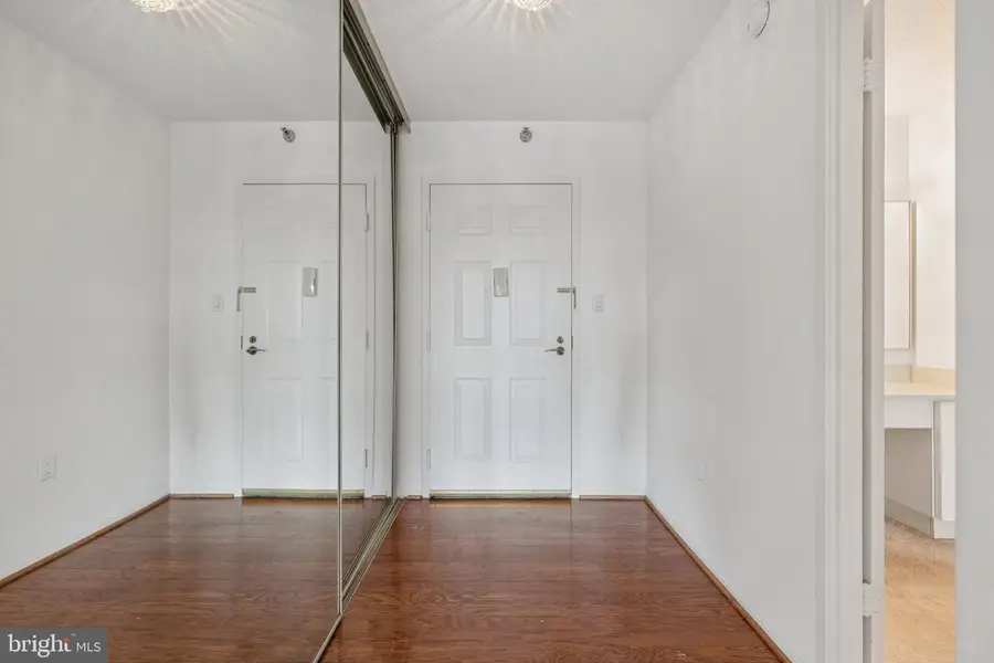 15115 Interlachen Dr #3-815, Silver Spring, MD 20906 - Image #3