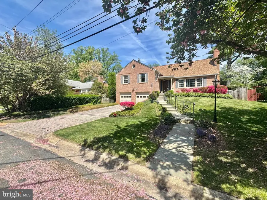 7109 Radnor Rd, Bethesda, MD 20817 - #2