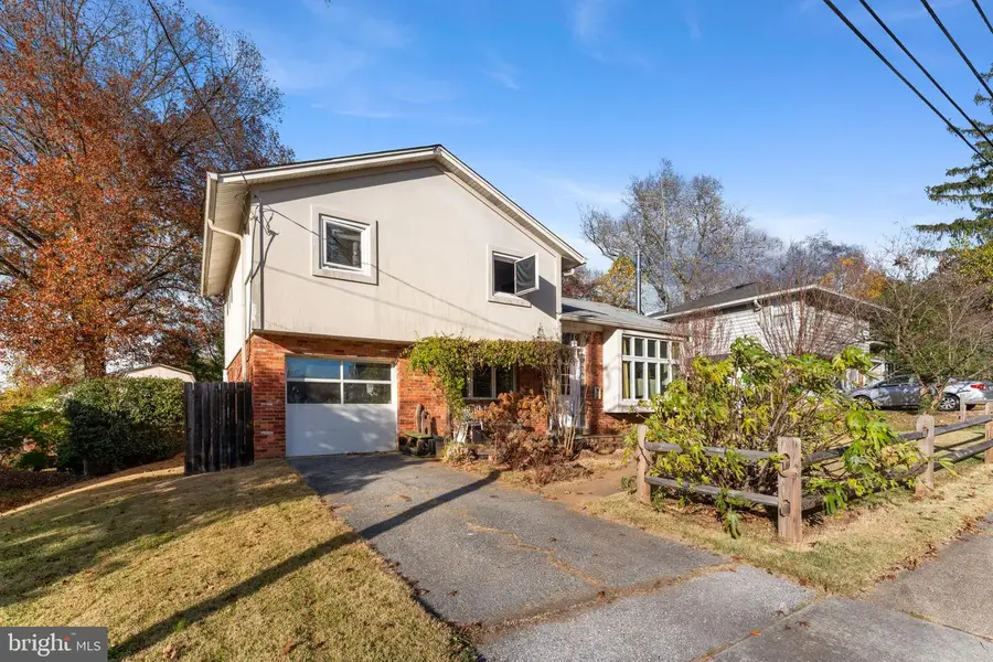 5905 Folkstone Rd, Bethesda, MD 20817 - Image #2