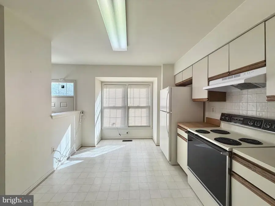 3824 Swan House Ct, Burtonsville, MD 20866 - #2