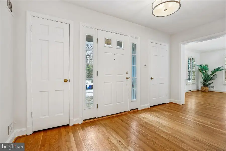 7117 Darby Rd, Bethesda, MD 20817 - #3