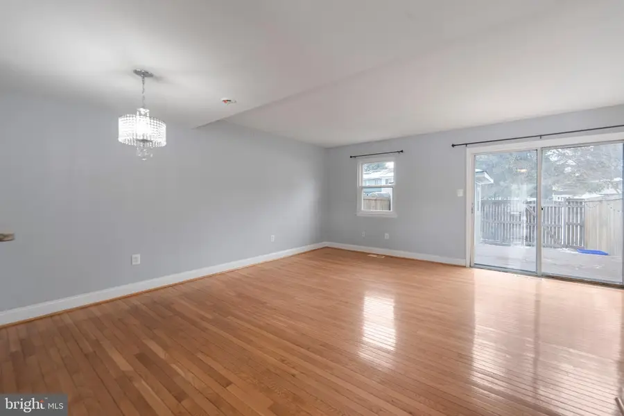 17610 Larchmont Ter, Gaithersburg, MD 20877 - Image #2