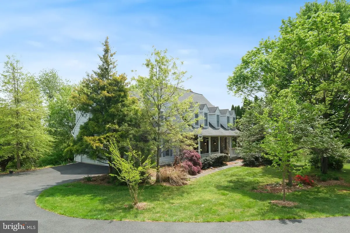 22301 Flintridge Dr, Brookeville, MD 20833 - #1
