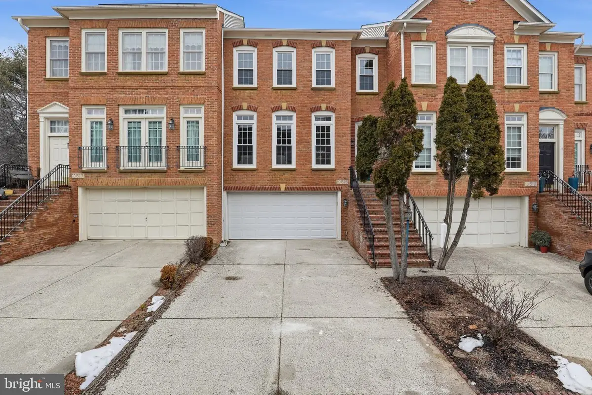10515 Sunny Brooke Ln, Potomac, MD 20854 - #1