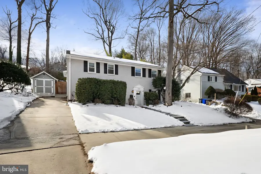 11214 Dewey Rd, Kensington, MD 20895 - #2