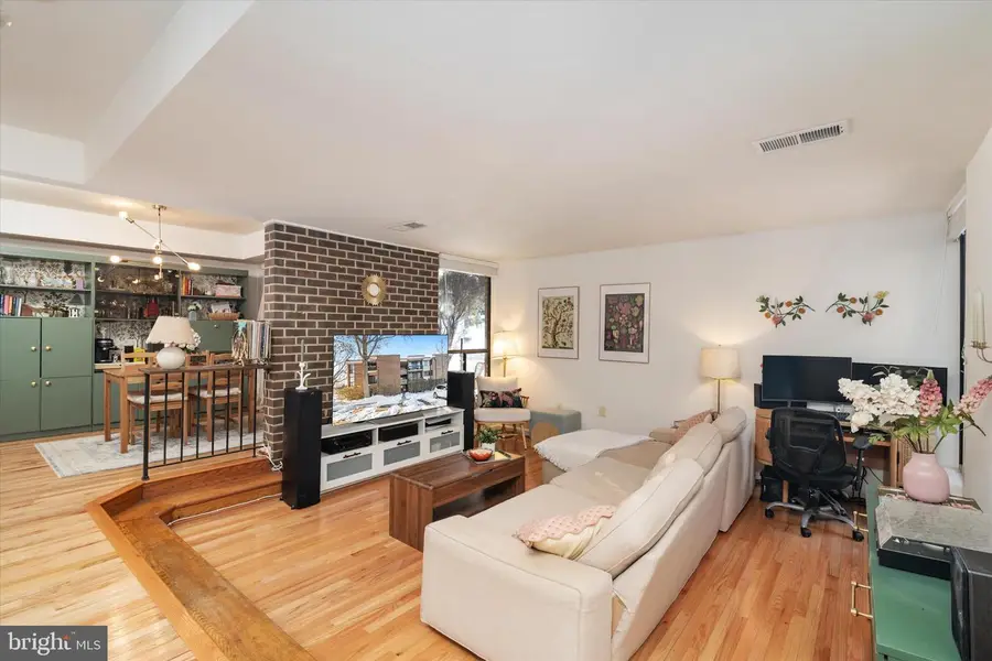 2110 Bonnywood Ln #3-102, Silver Spring, MD 20902 - Image #3