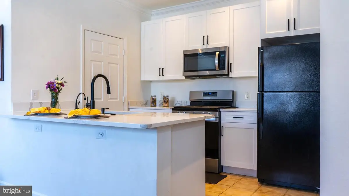 19623 Galway Bay Cir #202, Germantown, MD 20874 - #1