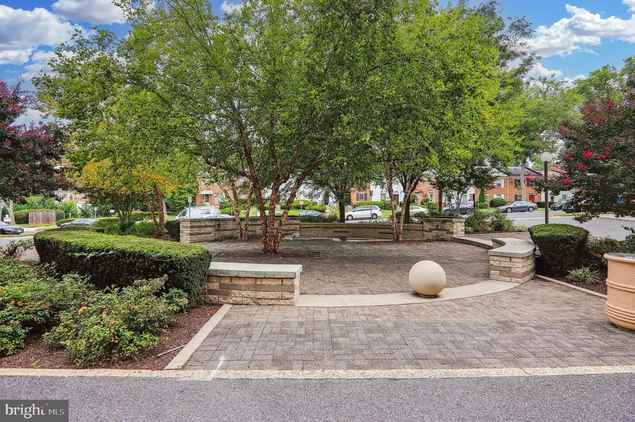 1900 Lyttonsville Rd #702, Silver Spring, MD 20910 - Image #3