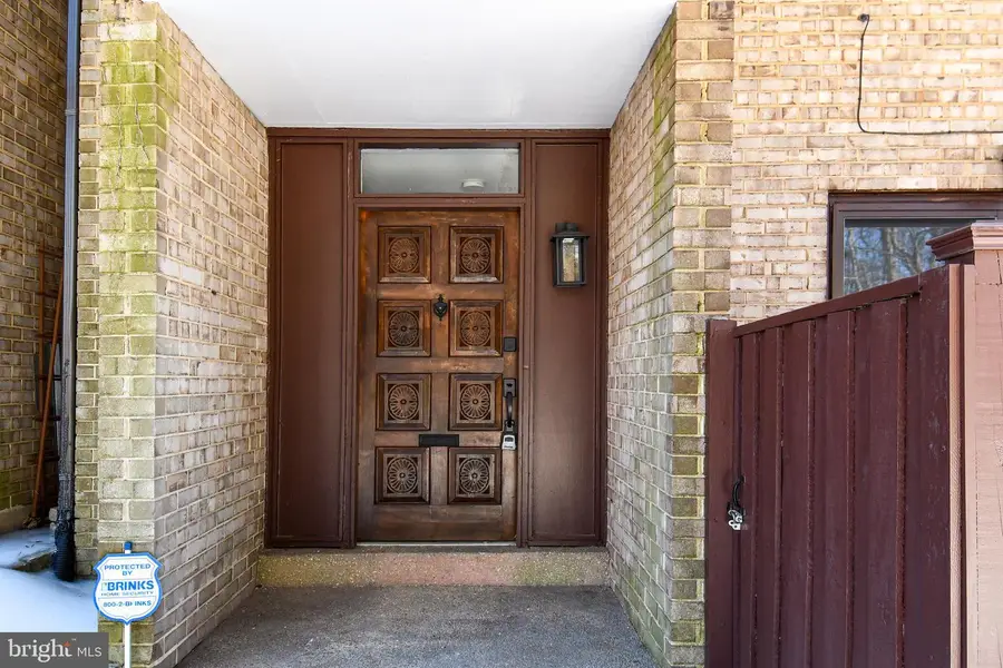 9201 Three Oaks Dr, Silver Spring, MD 20901 - Image #3