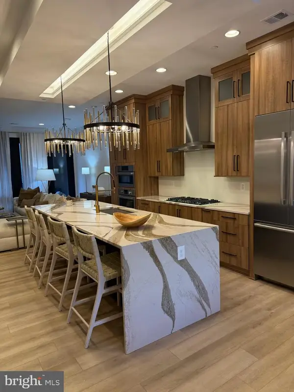 14936 Dispatch St, ROCKVILLE, MD 20850