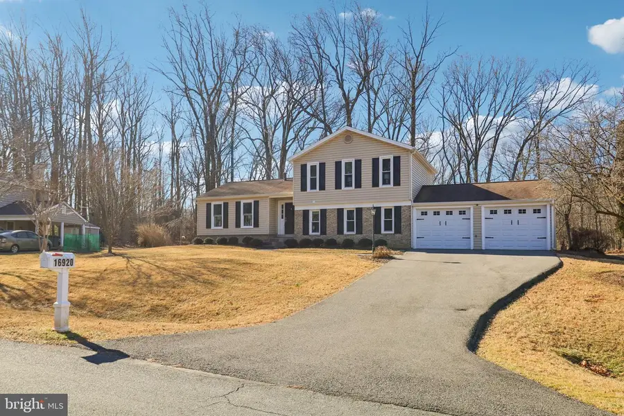 16920 Glen Oak Run, Rockville, MD 20855 - Image #2