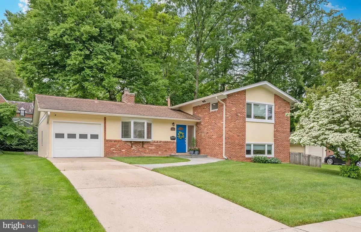 5602 Huntington Pkwy, Bethesda, MD 20814 - #1