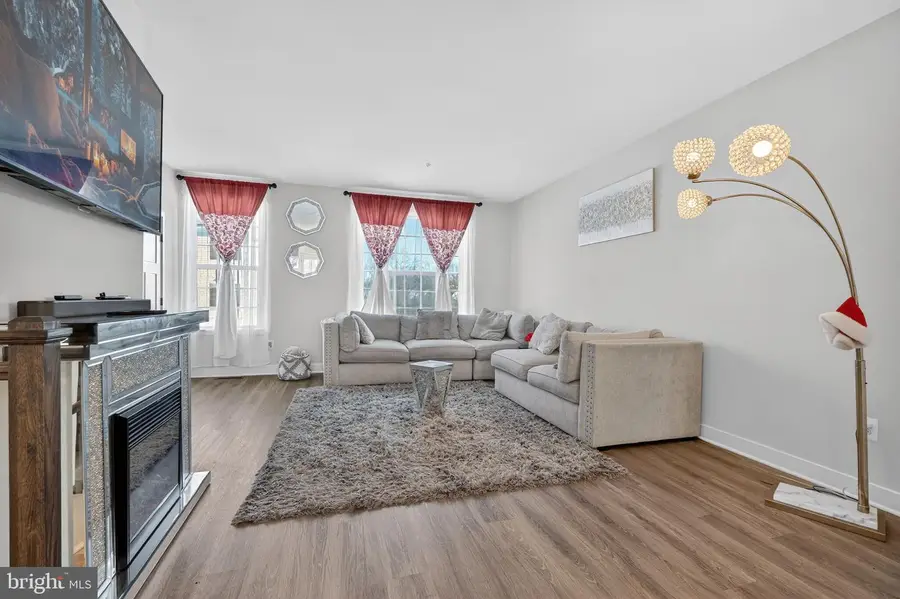 9599 Tall Oaks Rd, Montgomery Village, MD 20886 - #3