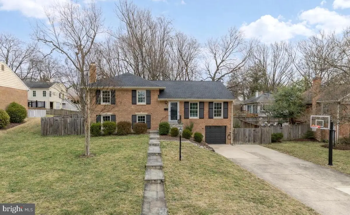 9615 Byeforde Rd, Kensington, MD 20895 - Image #1