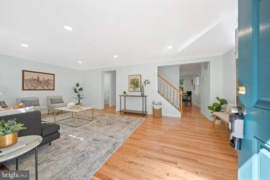 9329 Bentridge Ave, Potomac, MD 20854 - Image #2