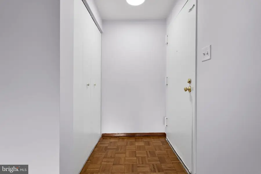 402 Girard St #11, Gaithersburg, MD 20877 - #2