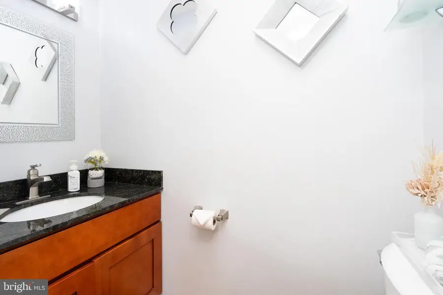 19017 Partridge Wood Dr, Germantown, MD 20874 - Image #3