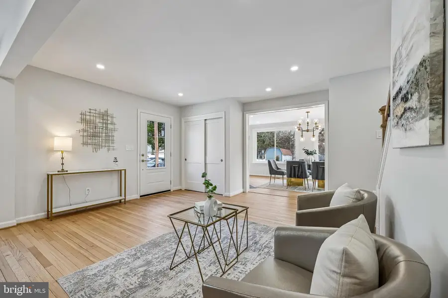 721 Mapleton Rd, Rockville, MD 20850 - #2