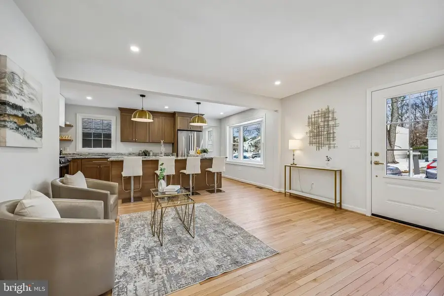 721 Mapleton Rd, Rockville, MD 20850 - #3