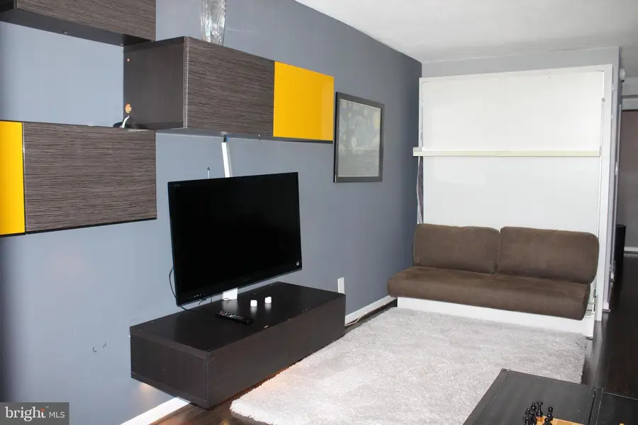 4 Monroe St #4-801, Rockville, MD 20850 - #2