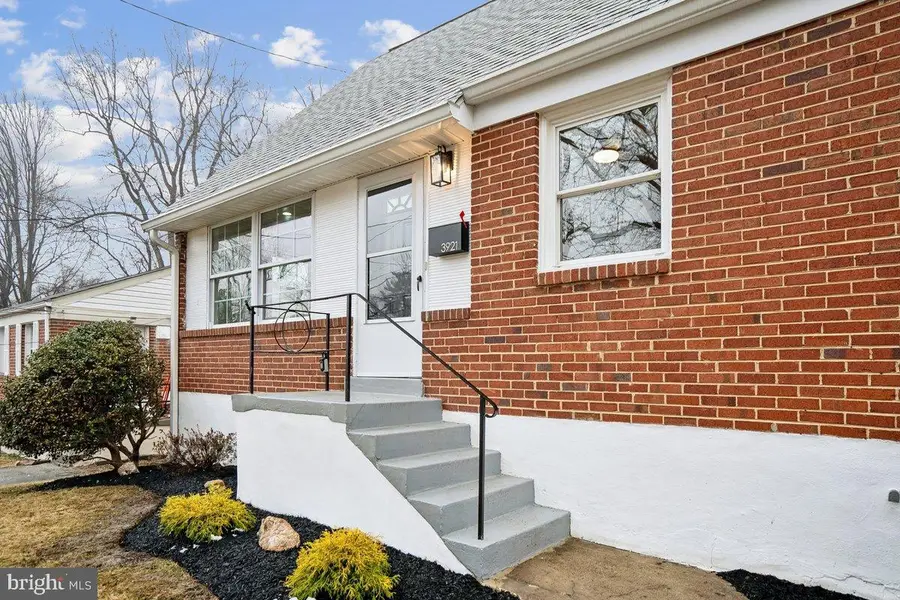 3921 Lantern Dr, Silver Spring, MD 20902 - #2