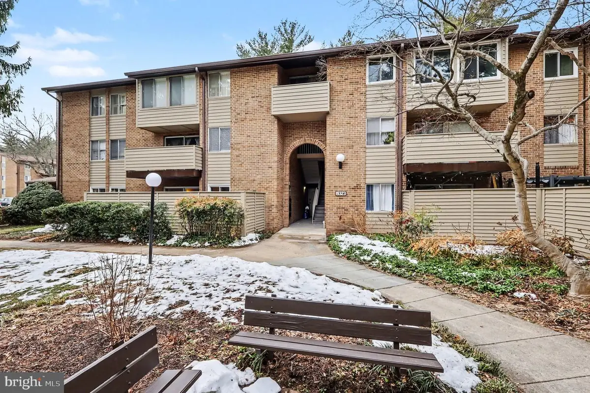 19323 Club House Rd #304, Montgomery Village, MD 20886 - #1