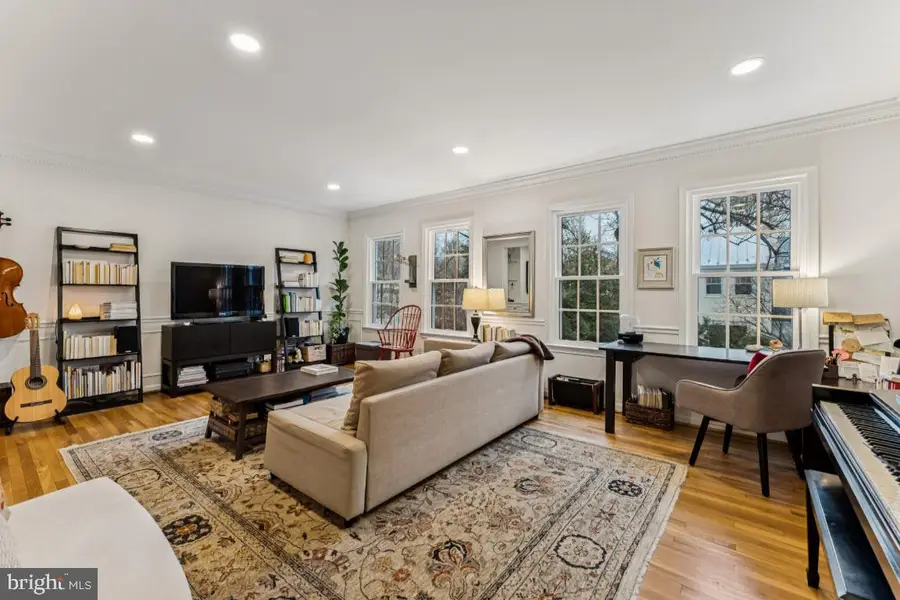 3559 Hamlet Pl, Chevy Chase, MD 20815 - #3