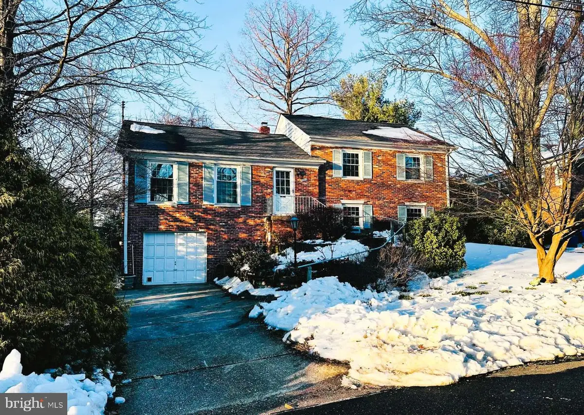 5807 Ogden Ct, Bethesda, MD 20816 - #1