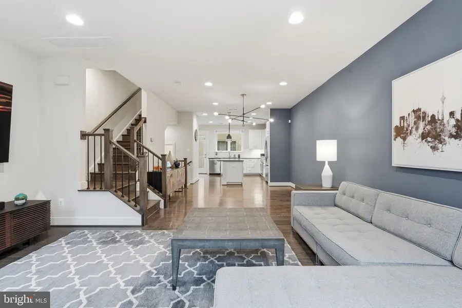 10410 Breuer St, Bethesda, MD 20817 - #2