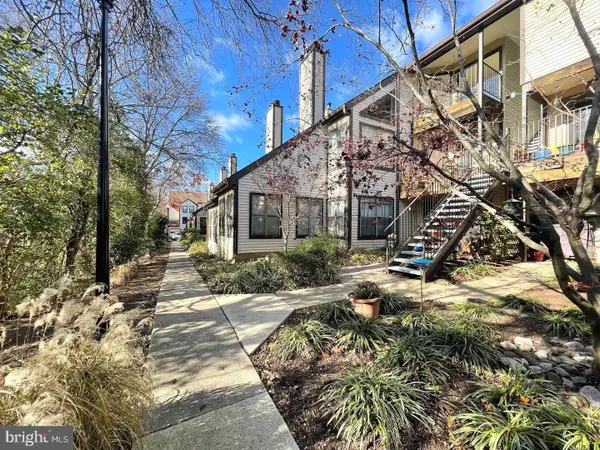 3805 Ski Lodge Dr #302, BURTONSVILLE, MD 20866