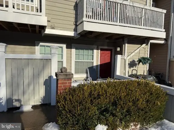 5700 Chapman Mill Dr #2202, ROCKVILLE, MD 20852