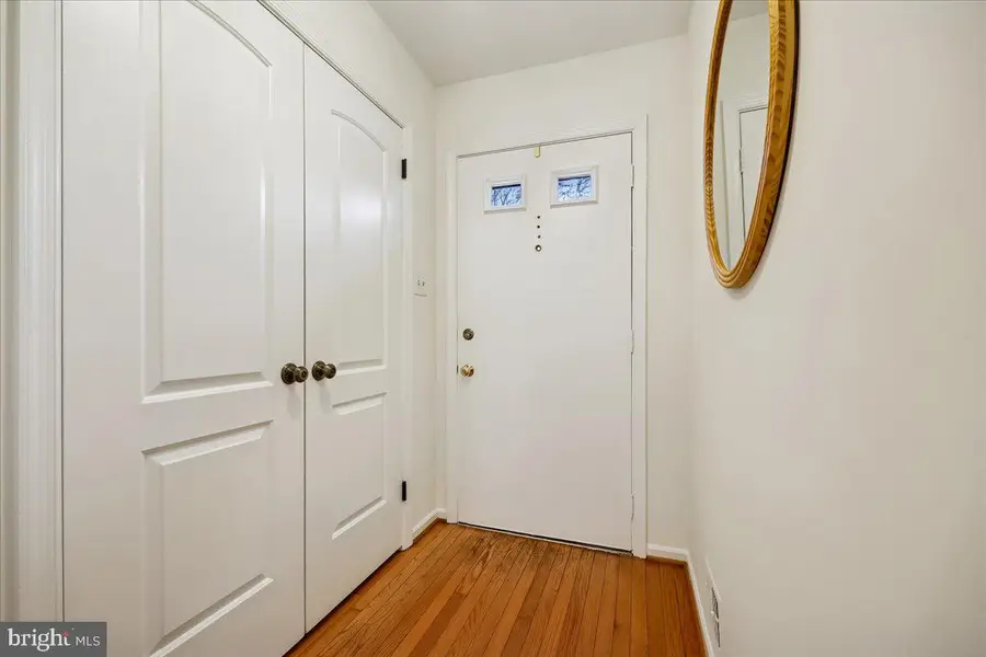 7847 Heatherton Ln, Rockville, MD 20854 - #2